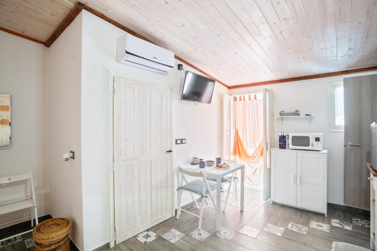 Апартаменти Tiny House 19 Terrace Aparment Поліньяно-а-Маре Екстер'єр фото