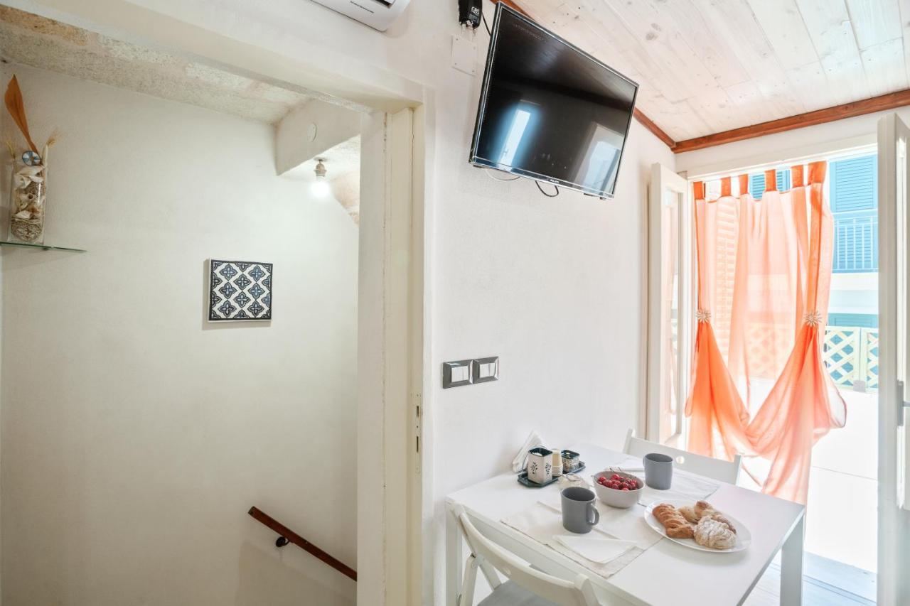 Апартаменти Tiny House 19 Terrace Aparment Поліньяно-а-Маре Екстер'єр фото