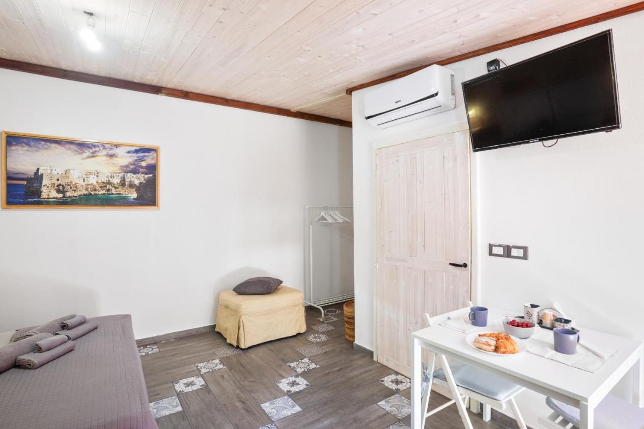 Апартаменти Tiny House 19 Terrace Aparment Поліньяно-а-Маре Екстер'єр фото